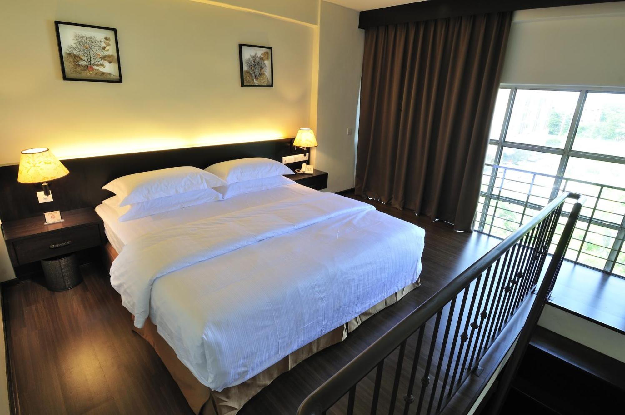 Ernes Hotel Perai Bagian luar foto