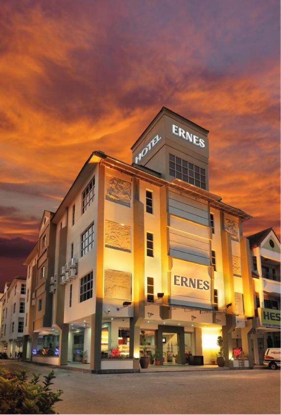 Ernes Hotel Perai Bagian luar foto